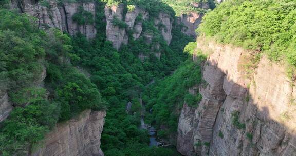 洛阳龙潭大峡谷旅游生态森林河流航拍景点