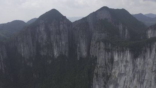 中国湖北恩施大峡谷风景区大气磅礴山峦悬崖