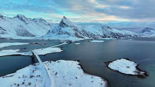 挪威罗弗敦群岛北极圈雷纳冬季雪景高空航拍