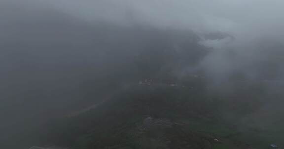 西藏林芝莲花圣地墨脱热带雨林云雾高空航拍