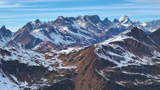 航拍雪山