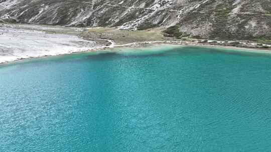 中国四川甘孜稻城亚丁高原湖泊牛奶海风景