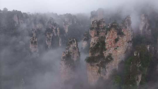 湖南张家界武陵源天子山云雾航拍自然风光