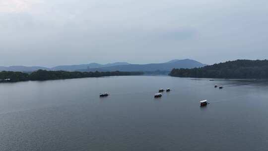 中国杭州西湖雷峰塔 烟雨朦胧视频素材模板下载