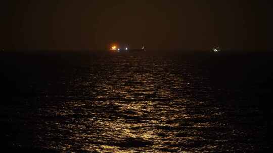 大海海面月光水面波光粼粼夜晚海平面