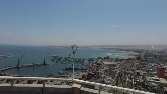 从观景台俯瞰海港中心视频素材模板下载