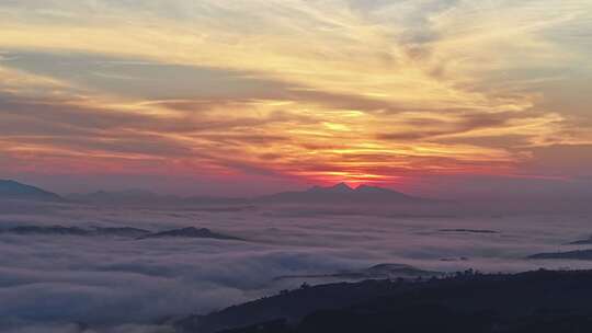 海南风光 夕阳日出云海 金色云层