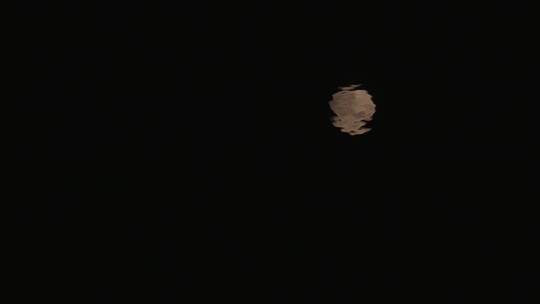 月亮在水中的倒影视频素材模板下载