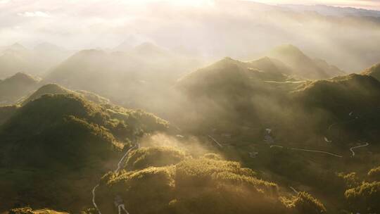 清晨雾气山川美景