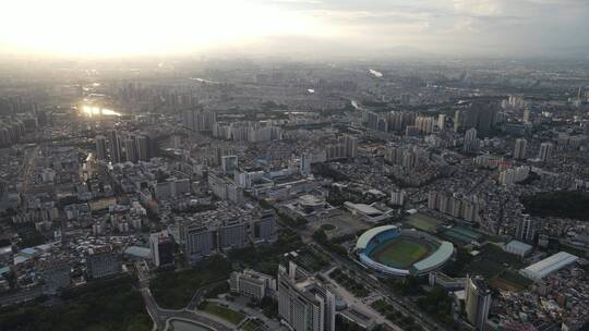 黄昏夕阳下的东莞市区航拍