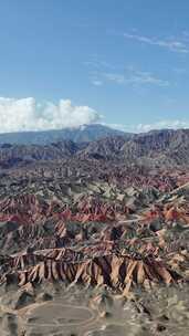 竖版航拍甘肃张掖七彩丹霞5A景区