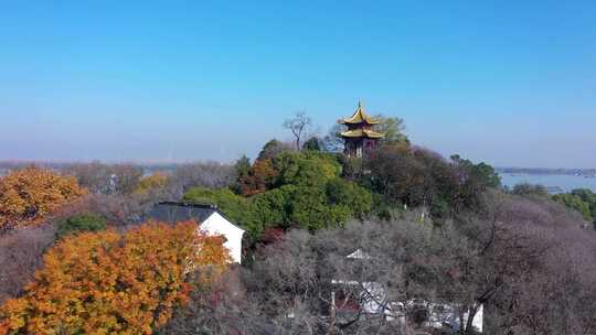 长江边的古亭与江景