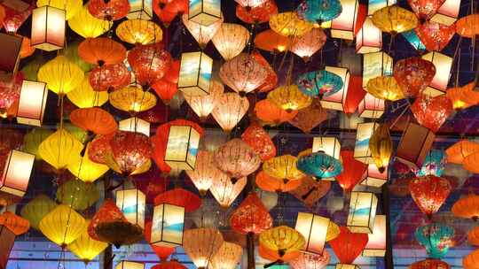 新年春节元宵节中国传统灯会灯笼花灯背景