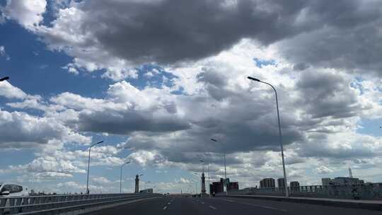 云层、桥、天津云彩、副驾驶视角的云
