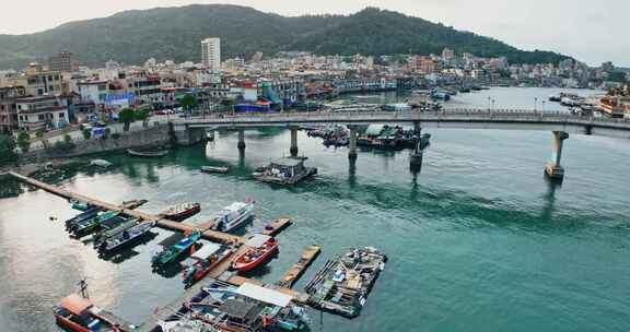 惠州双月湾港口航拍渔船停靠港湾