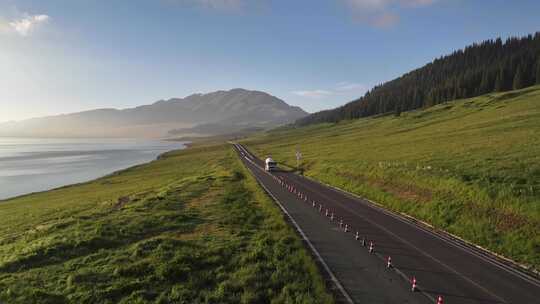 新疆赛里木湖松树头公路旅行自然风光航拍