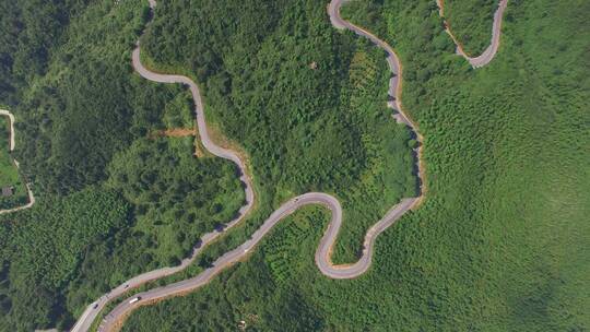 高山绿色道路