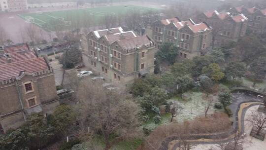 雪中的河南大学校园