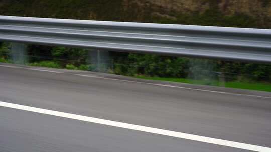 高速公路速度感高速行驶路面速度车窗外风景视频素材模板下载