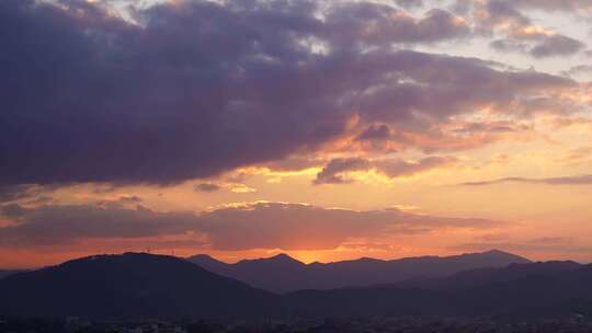 远山日出延时山峰日出风景乡村日出农村风光