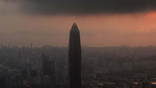 深圳福田中心区乌云蔽日暴雨前夕