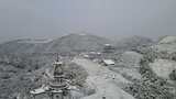 航拍杭州径山寺中式古建筑寺庙山顶森林雪景高清在线视频素材下载