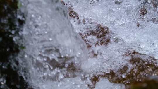 河边流水河流河水小溪山泉泉水流体液体水流