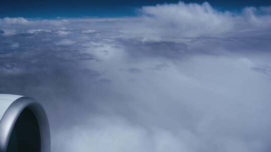 飞机上窗外白云云彩云海视频素材模板下载