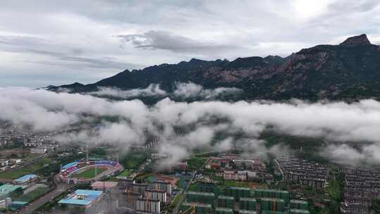 雨后的泰安