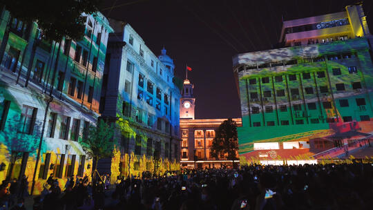 武汉步行街城市夜景灯光秀表演现场