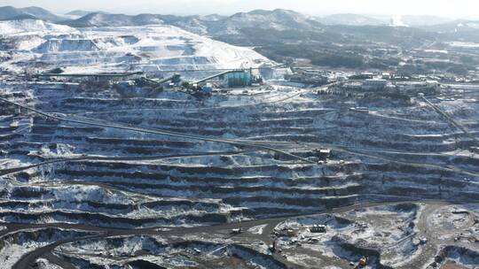 安徽省马鞍山市高采铁矿场冬季雪景航拍