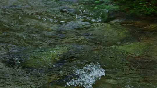 水花流水清澈河流小溪