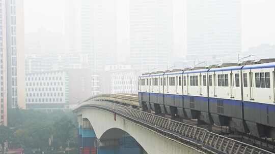 重庆地铁 轻轨3号线 行驶在高架桥上视频素材模板下载