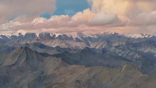 川西乌库楚雪山观蜀山之王贡嘎山群峰风光