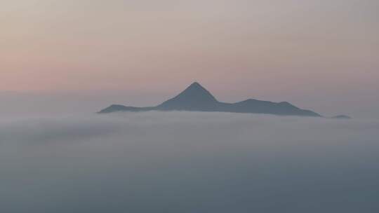 深圳最高山清晨平流雾航拍