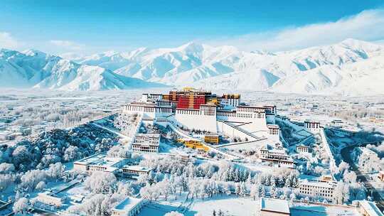 雪后拉萨布达拉宫全景