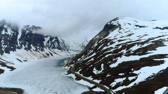 4K航拍雪山山顶山峰登山山脉湖泊冰湖视频素材模板下载