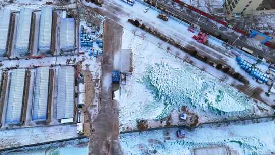 太原2025年第一场雪山大附中晋源校区雪景