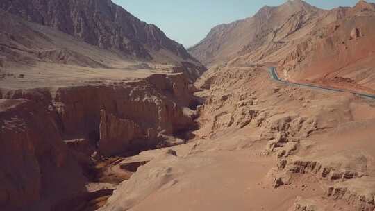 鄯善县吐峪沟大峡谷、火焰山