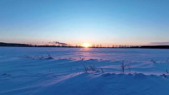 雪域雪原灿烂夕阳