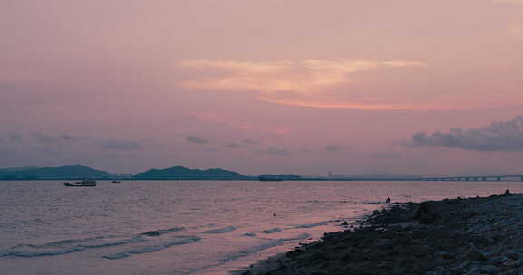 海边夕阳粉色天空