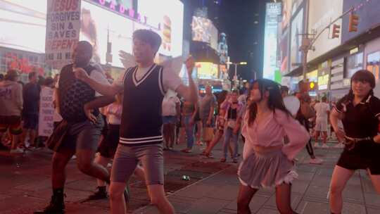美国纽约 时代广场 跳舞表演 街头艺人