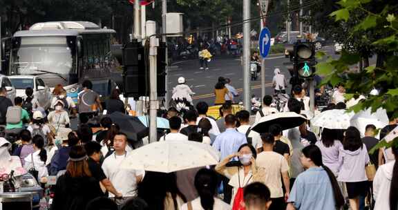 北京五道口成府路车流人流