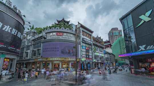 罗湖东门老街步行街人群流动热闹商业场景