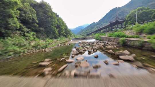 穿越机 溪流 航拍