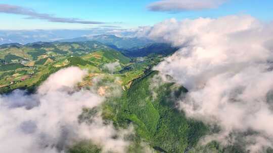 航拍夏季高山云海云雾阳光