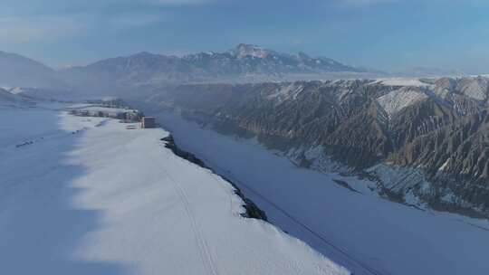 新疆北疆独山子大峡谷纹理雪山高空航拍