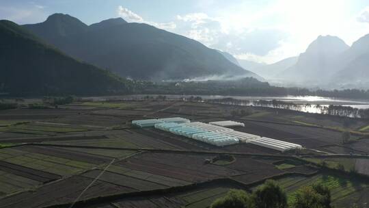 香格里拉，长江第一湾，河流，高原，高山