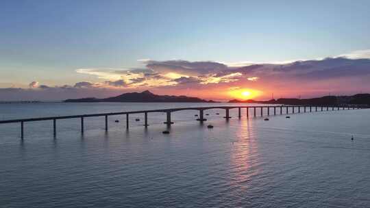 海上大桥日落全景