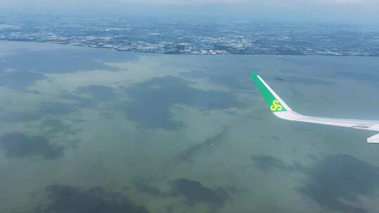 客机飞跃海湾